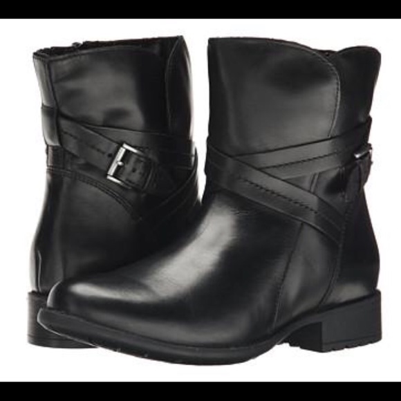 clarks arla gibson flip flops